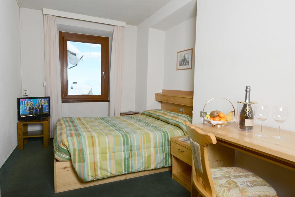 Savoia Hotel Passo del Tonale Pokój zdjęcie